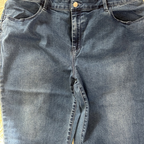 ✂️Chico's Blue Straight Leg Jeans with White Accents - Picture 7 of 7